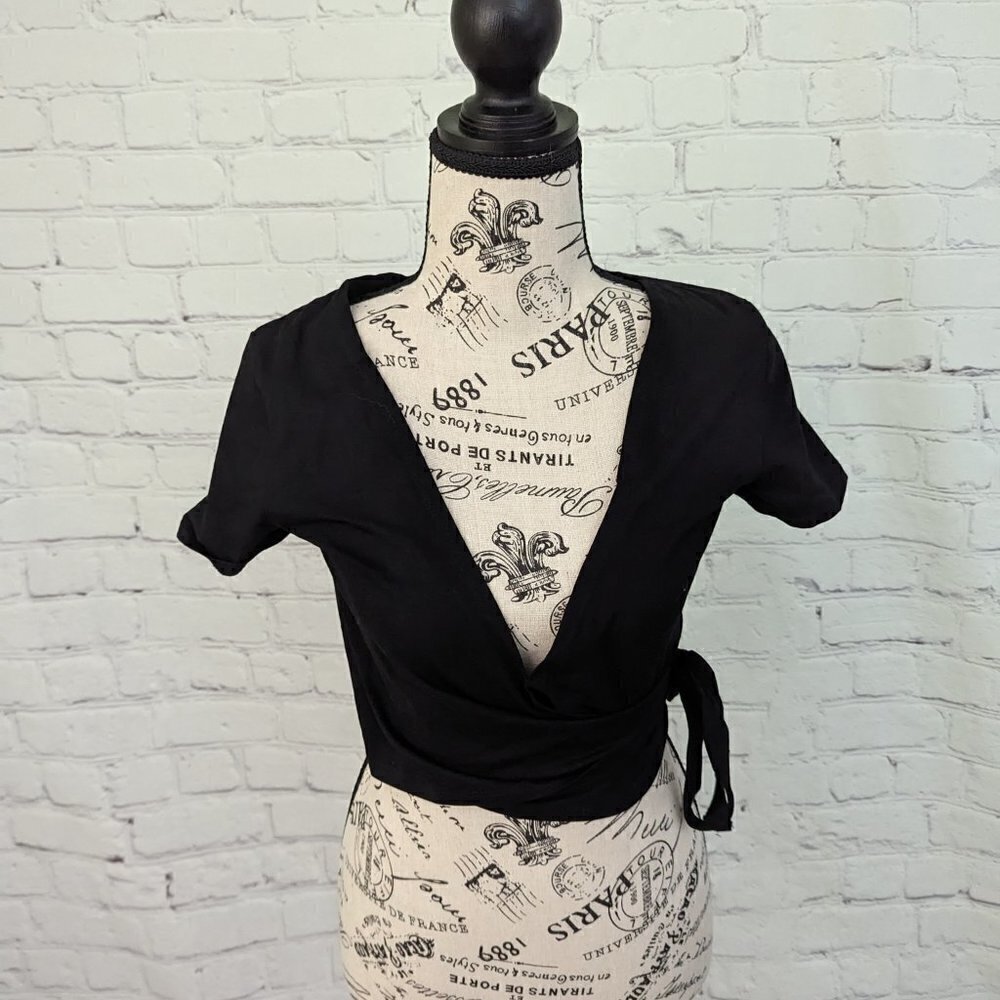 ZAFUL V-Neck Short Sleeve Wrap Crop Top Black M NEW